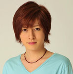まっすぐ前を見る木村敦