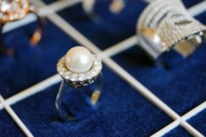 真珠の指輪