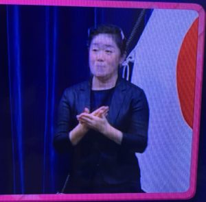 安倍首相の手話通訳